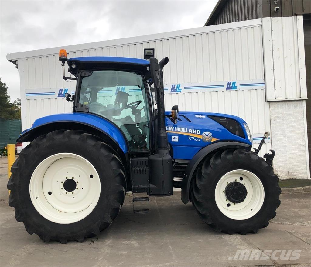 New Holland T7.225 Tratores Agrícolas usados