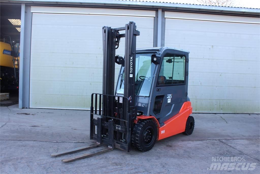 Toyota 4T Forklift Construção - Outros
