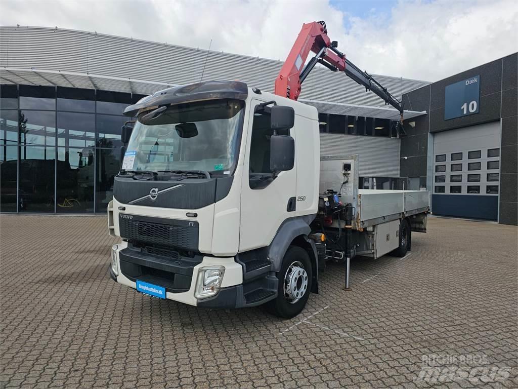 Volvo FL250 Camiões grua