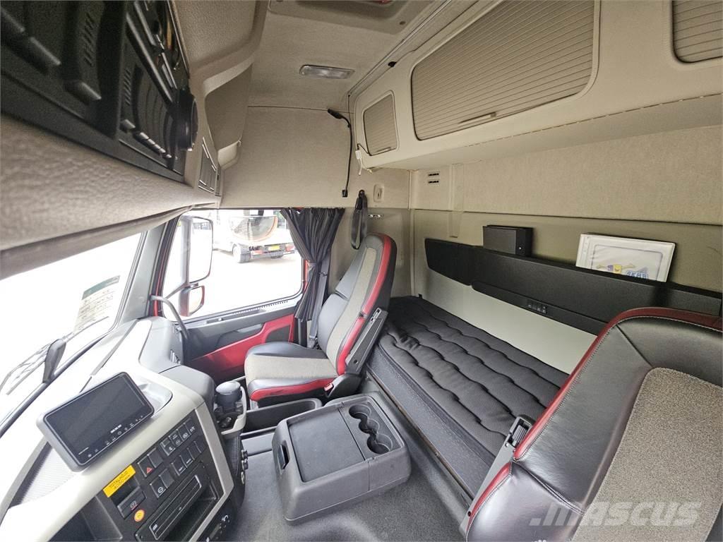 Volvo FM340 Camiões de caixa fechada
