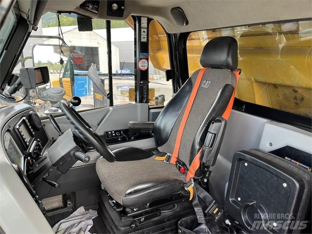 CAT 772G Camiőes dumper basculantes rígidos