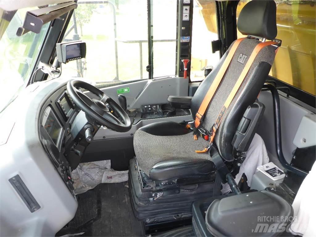 CAT 772G Camiőes dumper basculantes rígidos