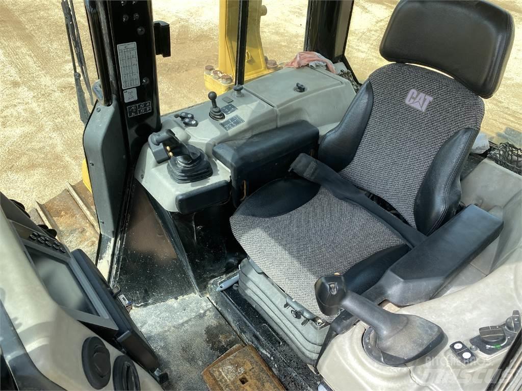 CAT D6N LGP Dozers - Tratores rastos