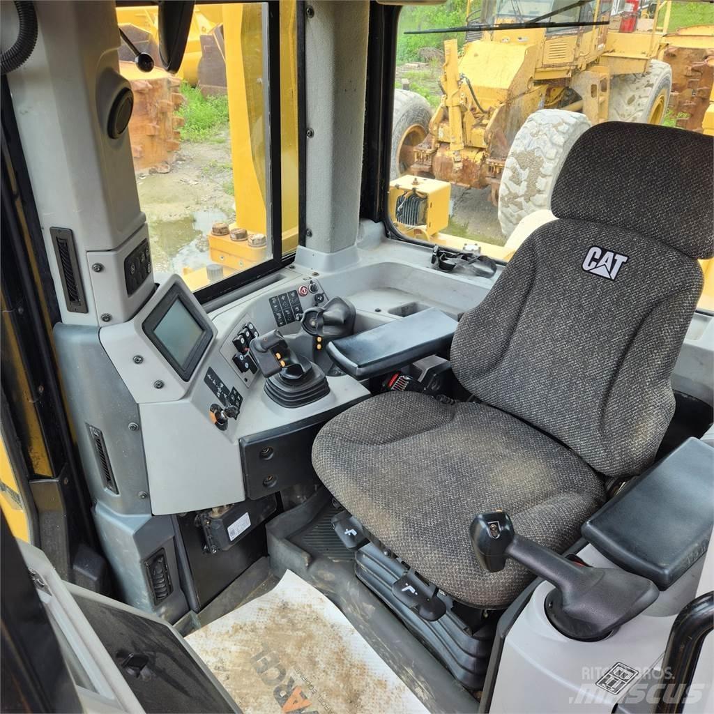 CAT D8T LGP Dozers - Tratores rastos