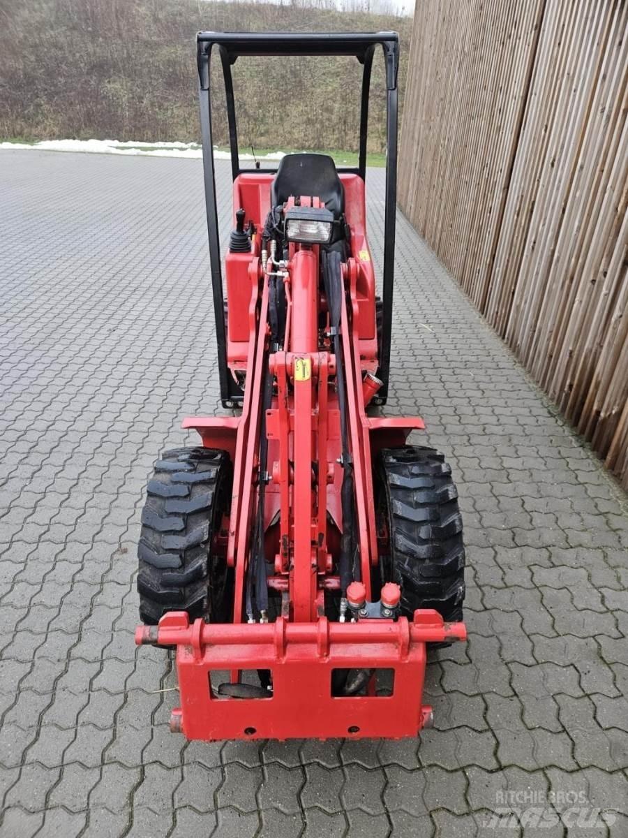 Schäffer 2428 SLT Mini carregadoras