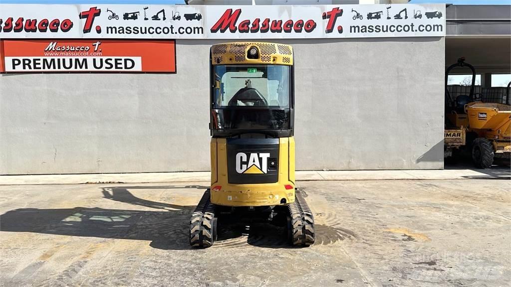 CAT 302CR Mini Escavadoras <7t