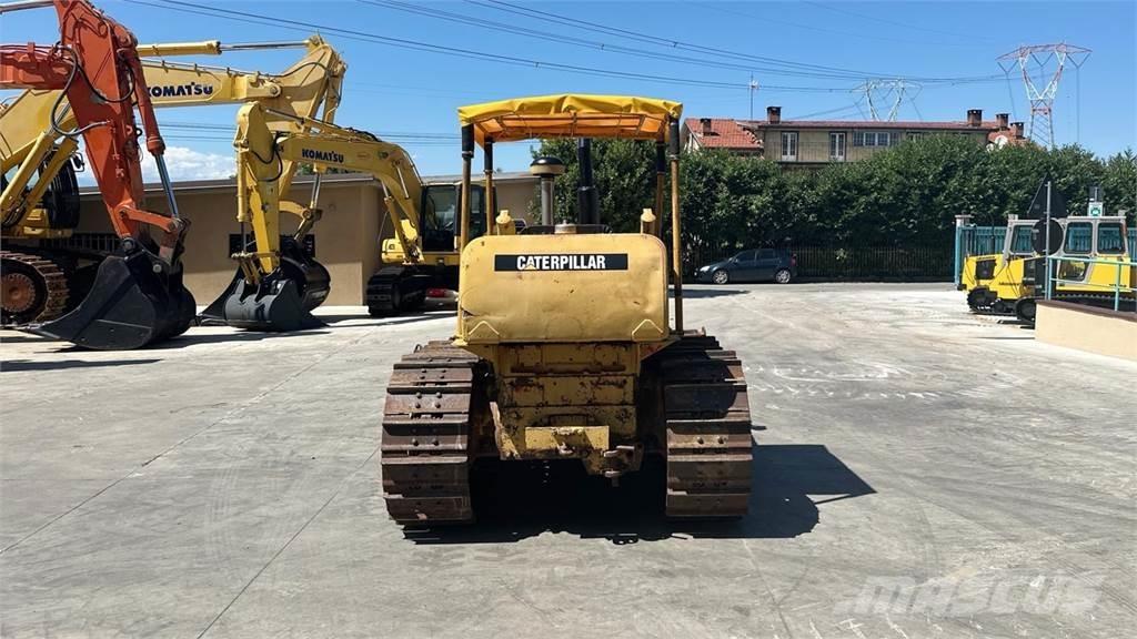 CAT D4D Dozers - Tratores rastos