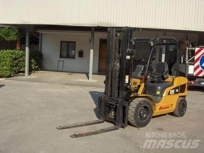 CAT DP30N Empilhadores Diesel