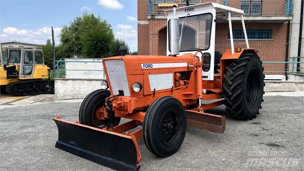 Ford 5600 4X2 Dozers - Tratores rastos