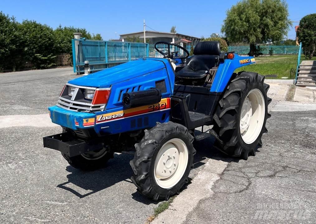 Iseki 240 4x4 Lâminas de neve e arados