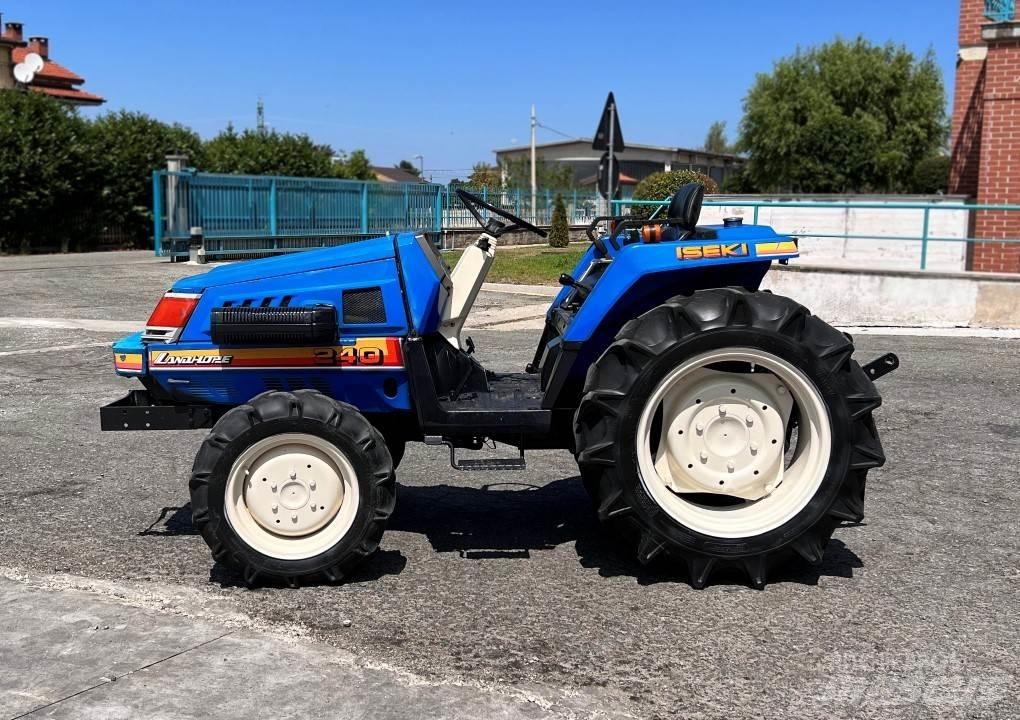 Iseki 240 4x4 Lâminas de neve e arados