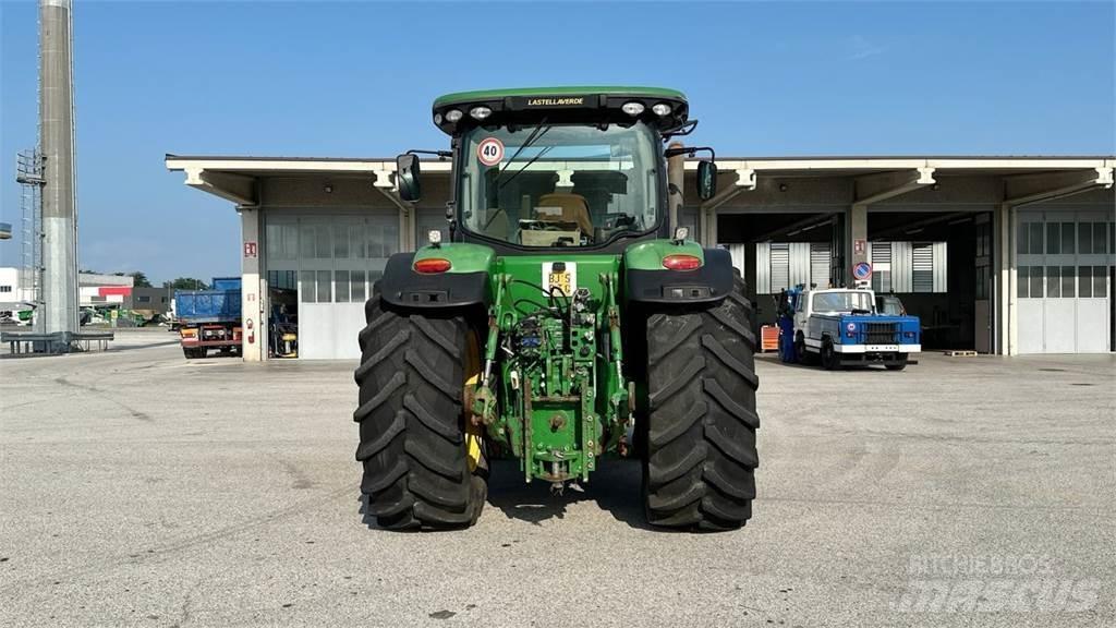 John Deere 7230R Lâminas de neve e arados