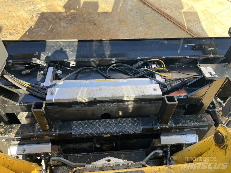 Komatsu CK 20 HF Carregadoras de direcção deslizante