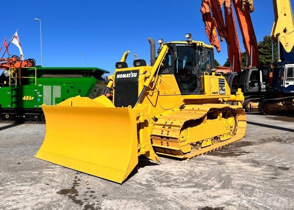 Komatsu D65 Dozers - Tratores rastos
