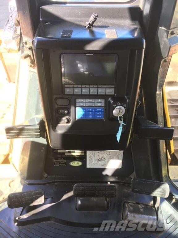 Komatsu D65WX-16 Dozers - Tratores rastos