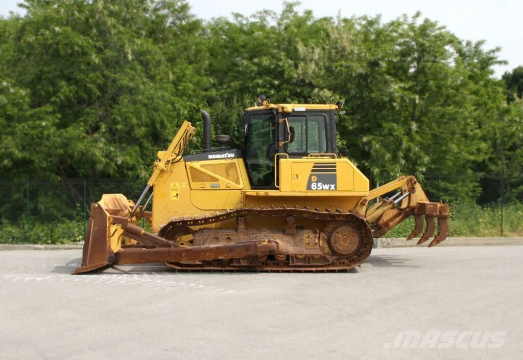 Komatsu D65WX-16 Dozers - Tratores rastos
