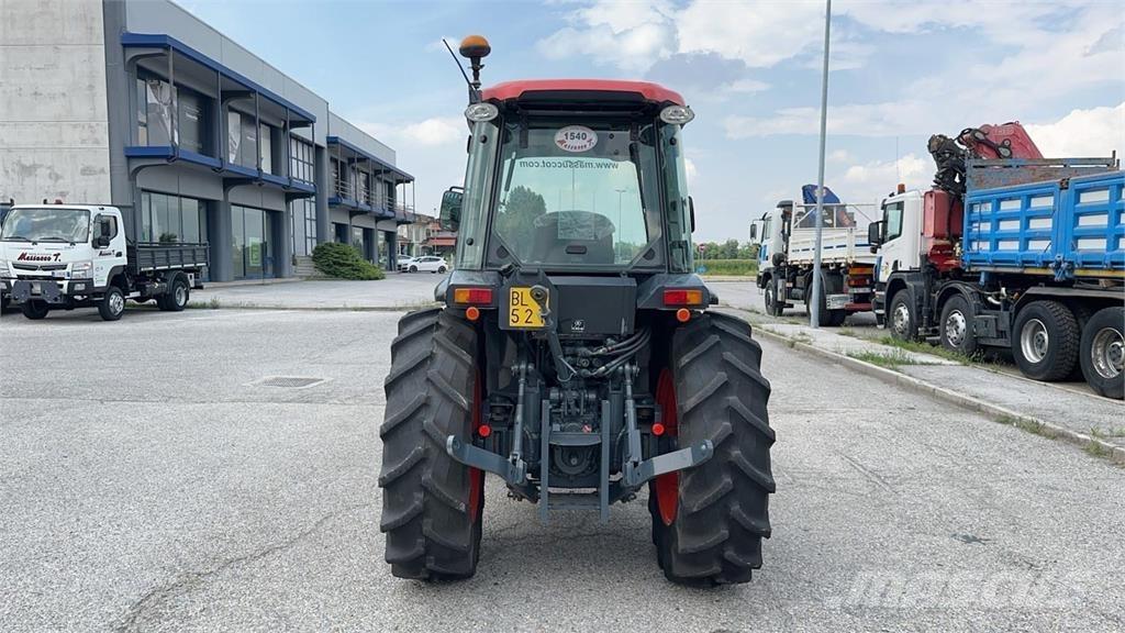 Kubota M8540N 4X4 Lâminas de neve e arados