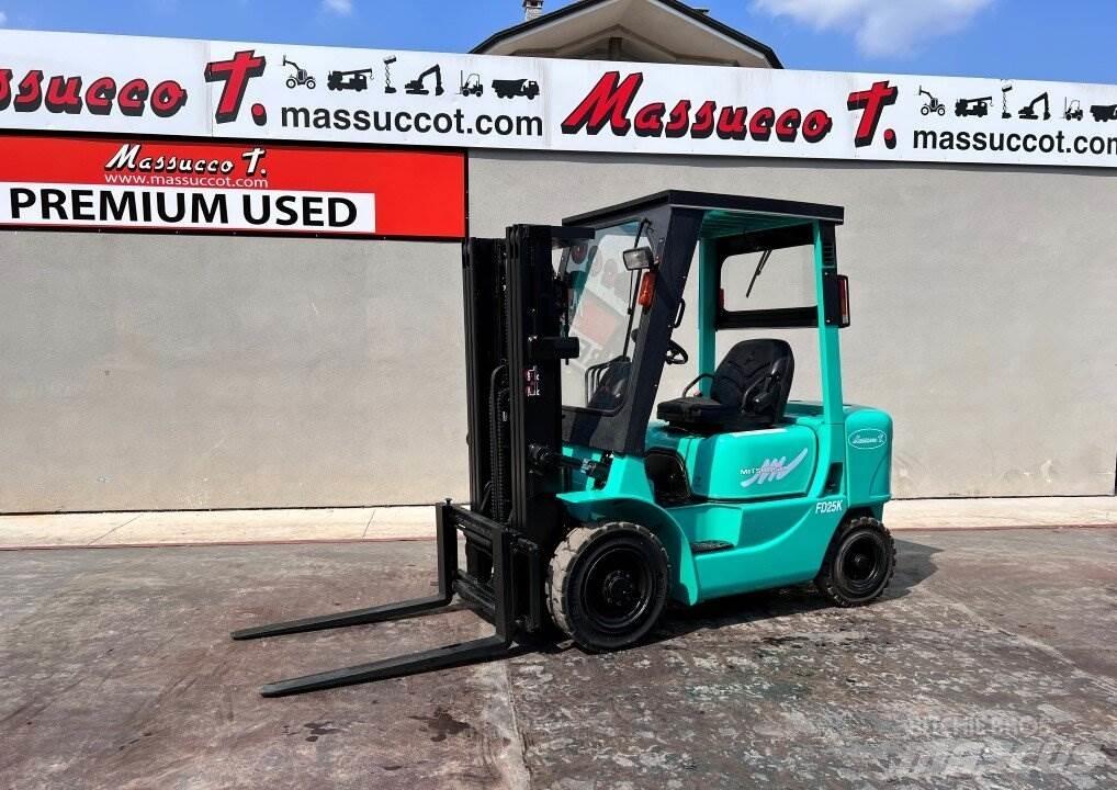 Mitsubishi FD25K Empilhadores Diesel
