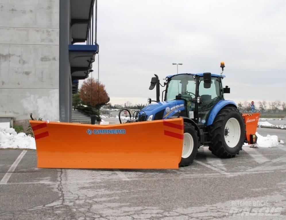 New Holland T5.115 Lâminas de neve e arados