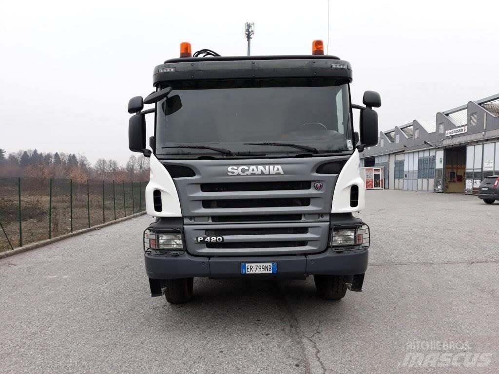 Scania P420 8X4 Outros Camiões