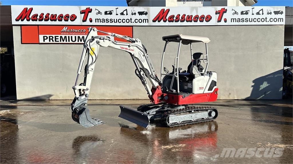 Takeuchi TB225 Mini Escavadoras <7t