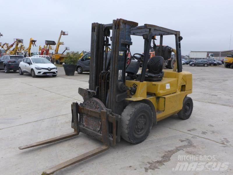 CAT DP 40 K Movimentação cargas - Outros
