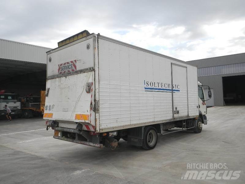 DAF LF 45 Camiões de caixa fechada