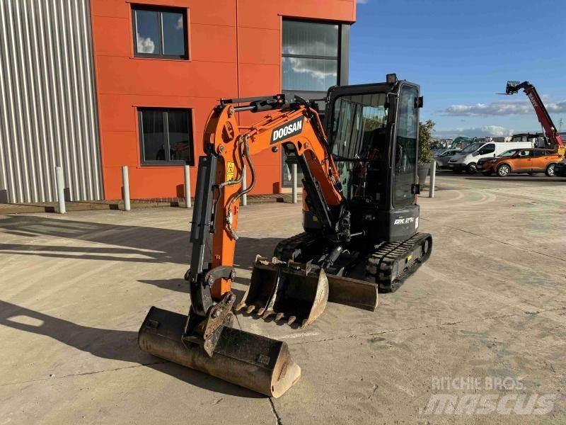 Doosan DX 27 Z Mini Escavadoras <7t