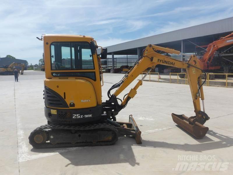 Hyundai R25Z-9A Mini Escavadoras <7t
