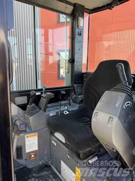 Takeuchi TB 23 Mini Escavadoras <7t