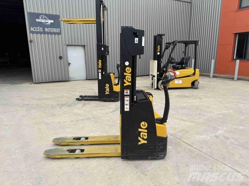 Yale MS10 Empilhador para operador externo