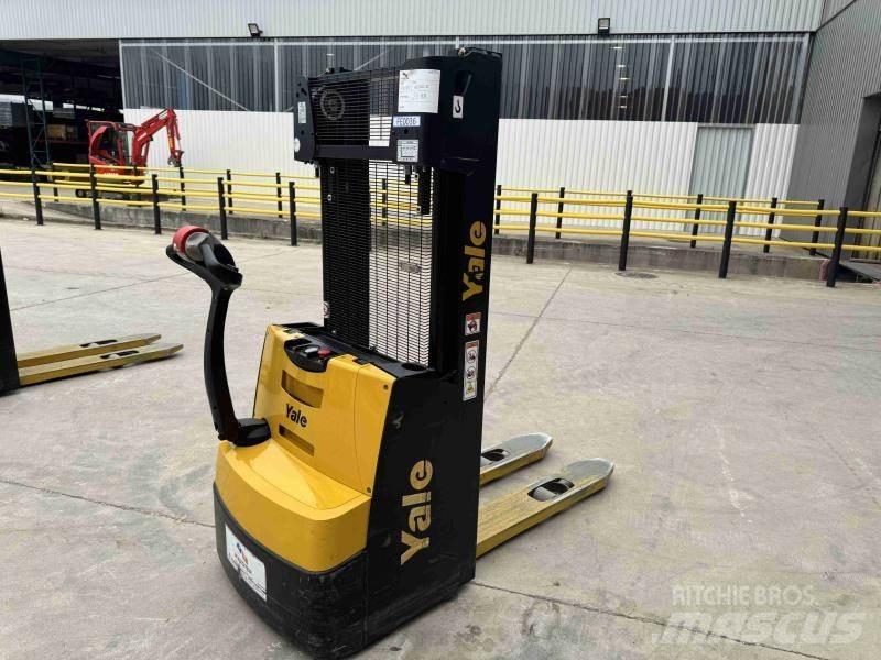 Yale MS10 Empilhador para operador externo
