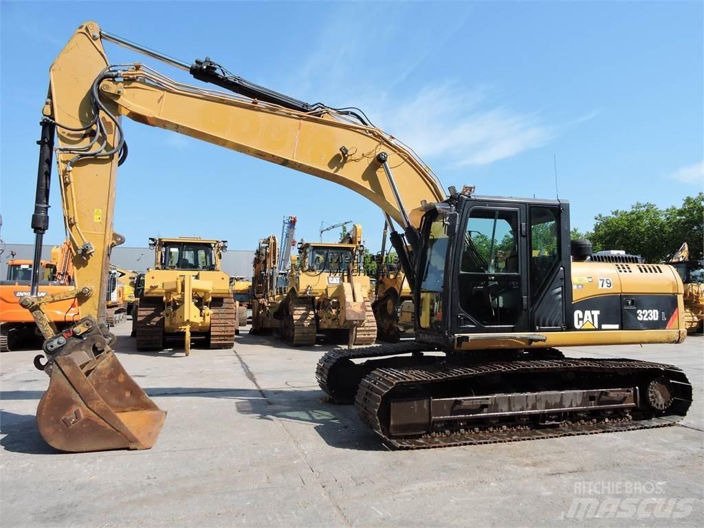 CAT 323D Escavadoras de rastos