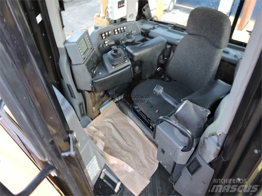 CAT D8T Dozers - Tratores