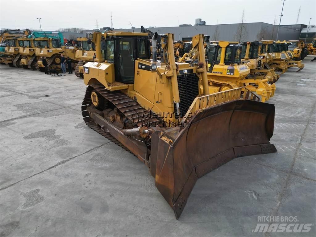 CAT D8T Dozers - Tratores