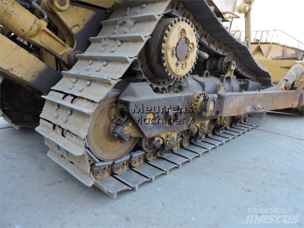 CAT D8T GERMAN Dozers - Tratores