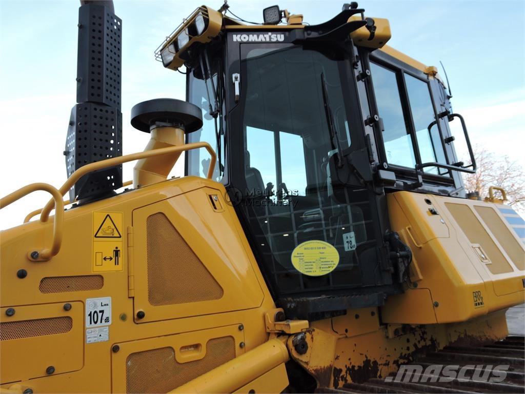 Komatsu D61PX-24 Dozers - Tratores