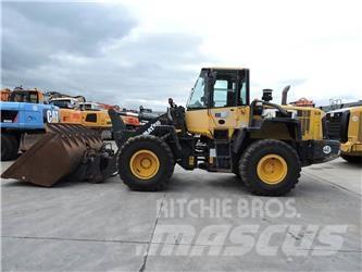 Komatsu WA320 Pás carregadoras de rodas