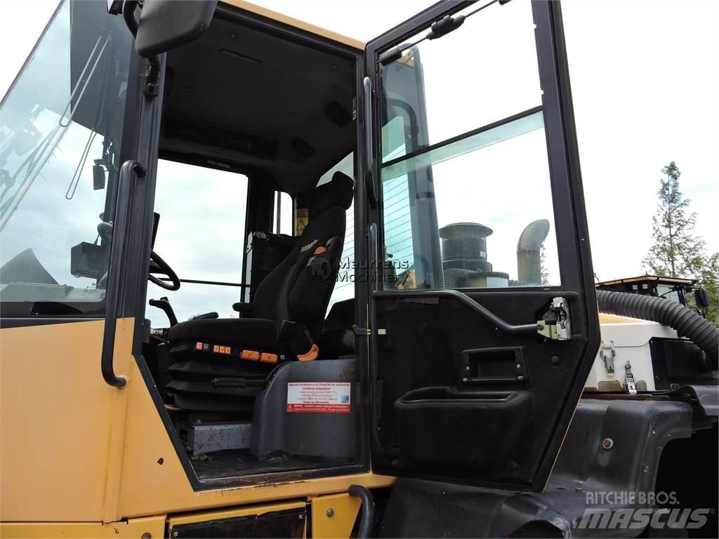 Komatsu WA320 Pás carregadoras de rodas