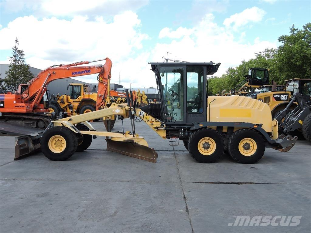 New Holland F106.6A Motoniveladoras