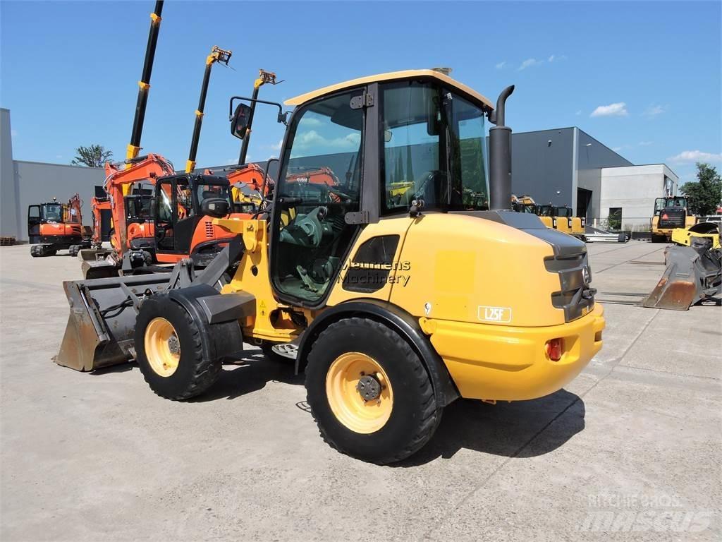 Volvo L25F + FORK Pás carregadoras de rodas