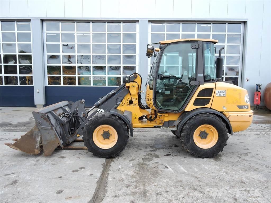Volvo L25F + FORK Pás carregadoras de rodas