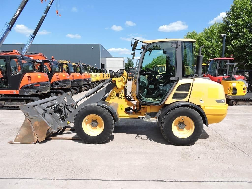 Volvo L25F + FORK Pás carregadoras de rodas