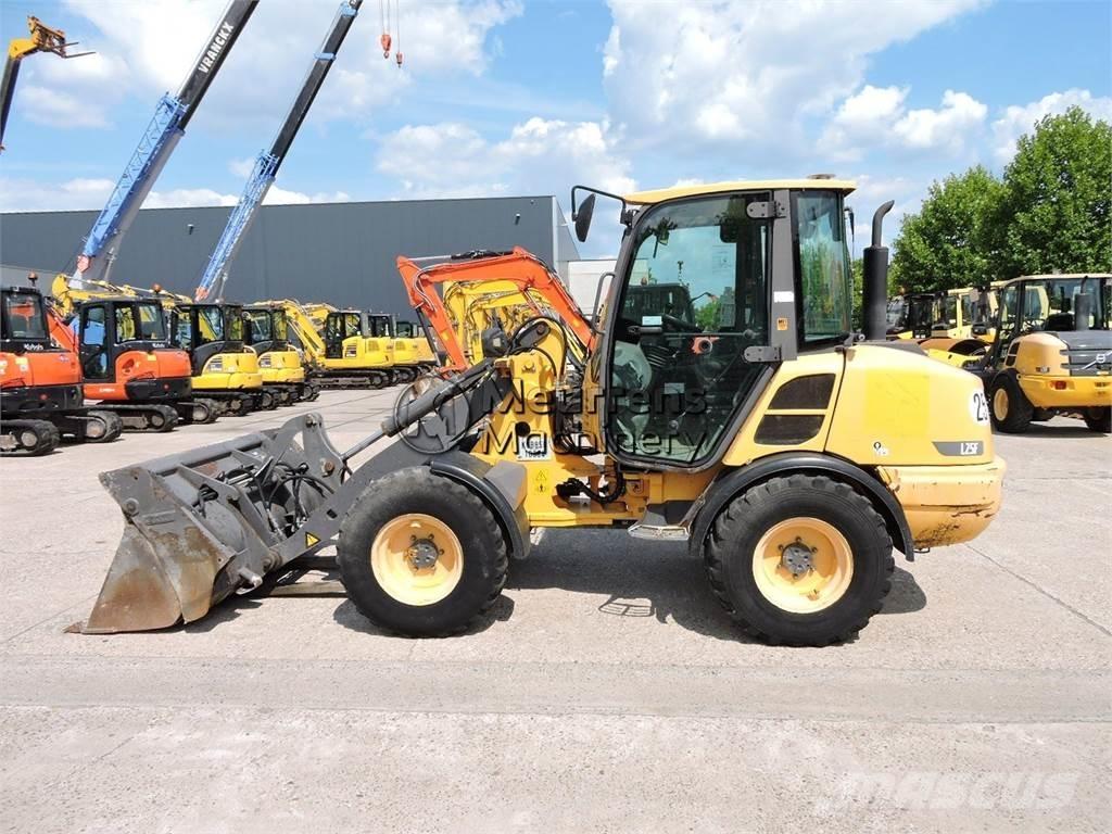 Volvo L25F + FORK Pás carregadoras de rodas