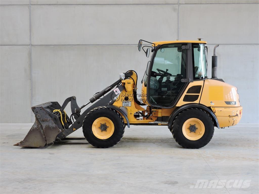 Volvo L25F + FORK Pás carregadoras de rodas