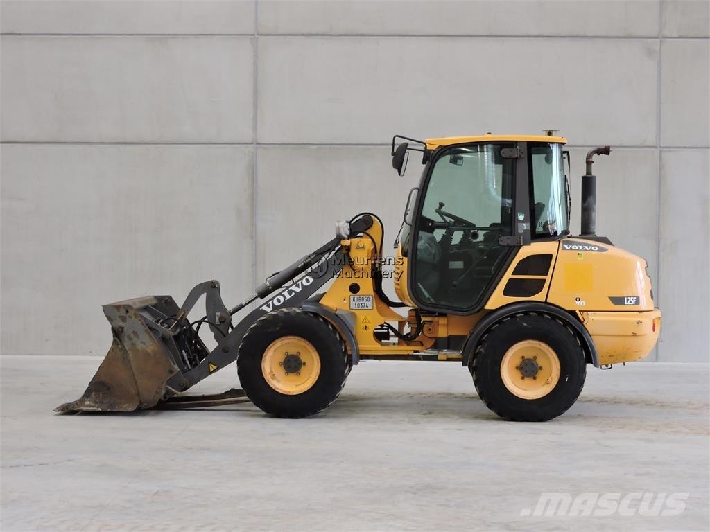 Volvo L25F + FORK Pás carregadoras de rodas