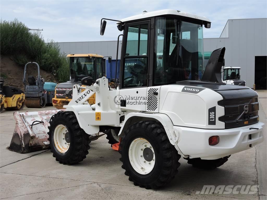 Volvo L30G + FORK Pás carregadoras de rodas