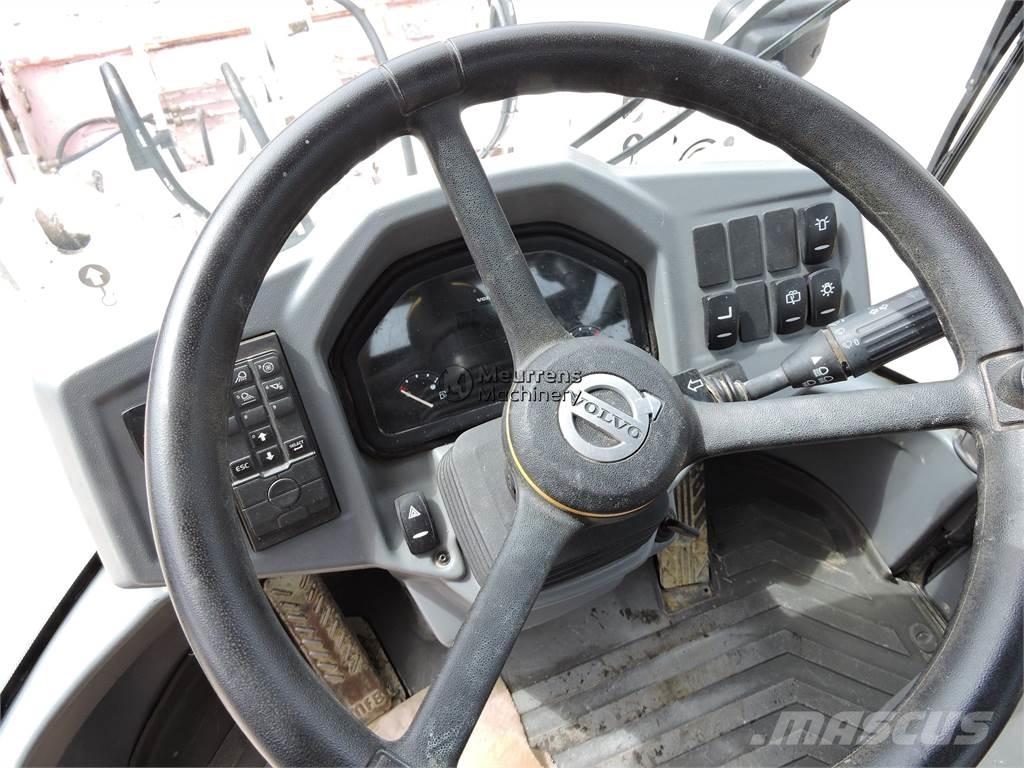 Volvo L30G + FORK Pás carregadoras de rodas
