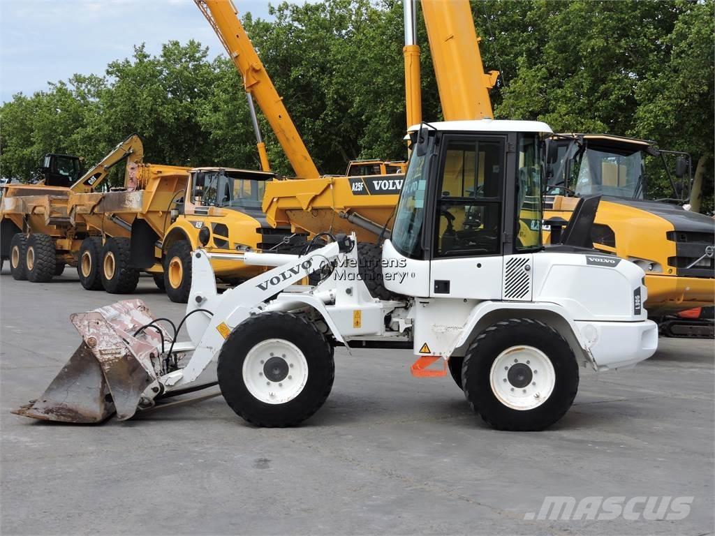 Volvo L30G + FORK Pás carregadoras de rodas