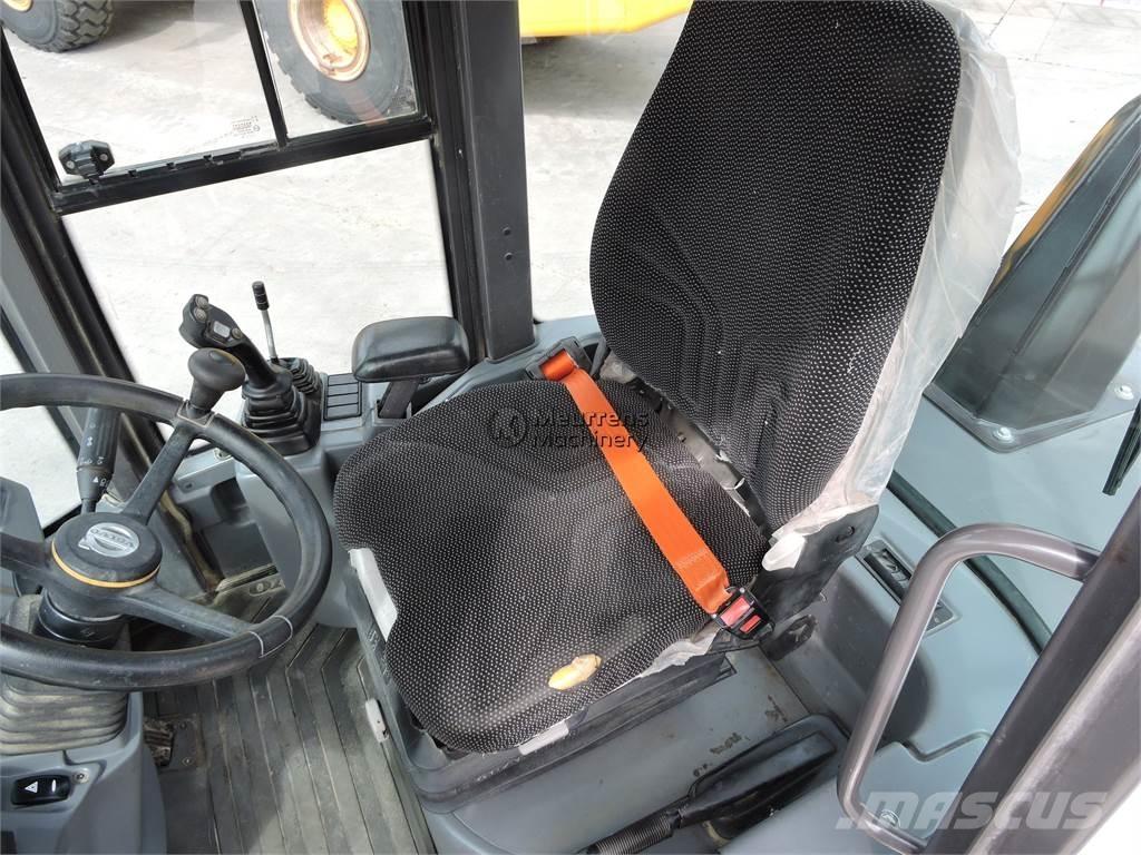 Volvo L30G + FORK Pás carregadoras de rodas
